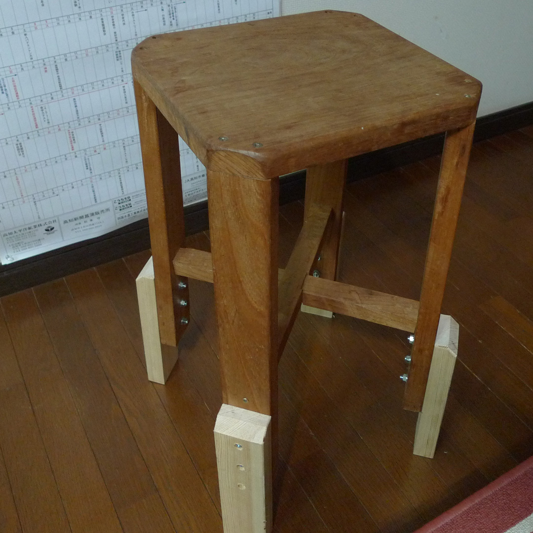 椅子脚延長の写真1