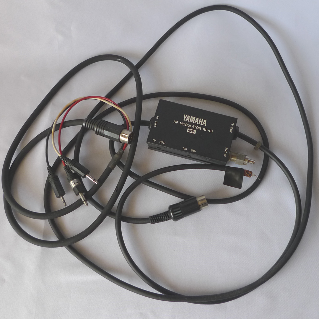 モニター等ケーブル